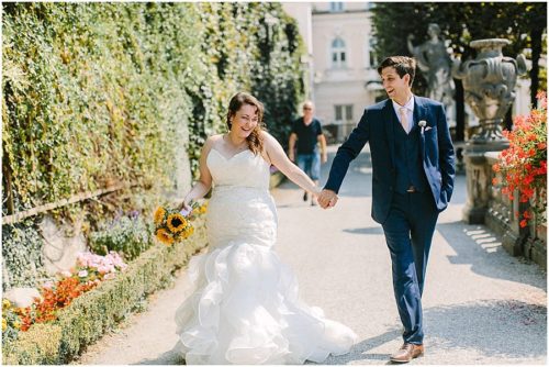 weedding pictures in Mirabell Gardens